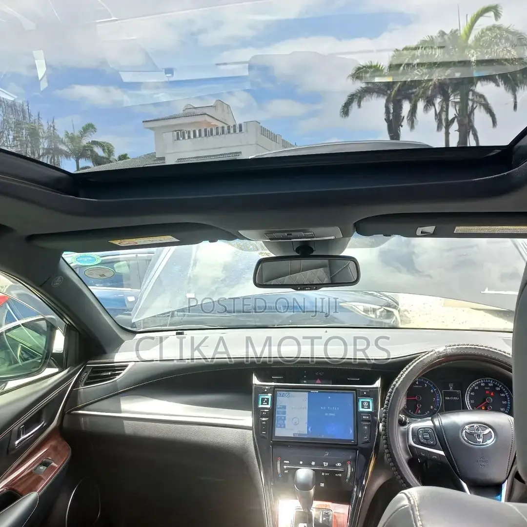 Toyota Harrier 2.0 2016 Black