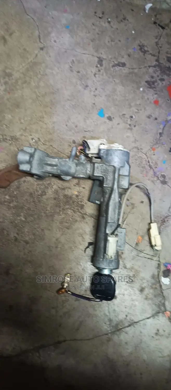 Toyota Lexus 300 Ignition Switch.