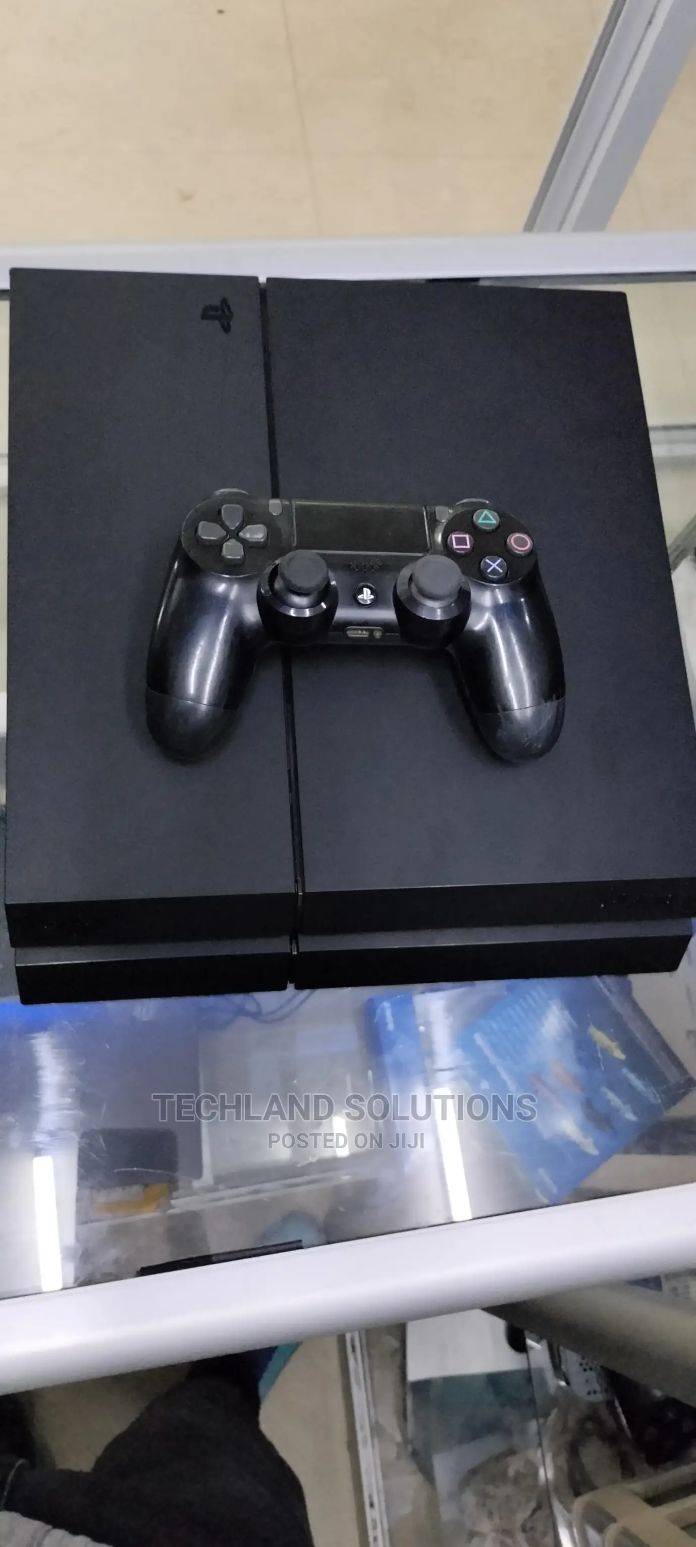 Black SONY Ps4,Playstation 4, 6 Months Old