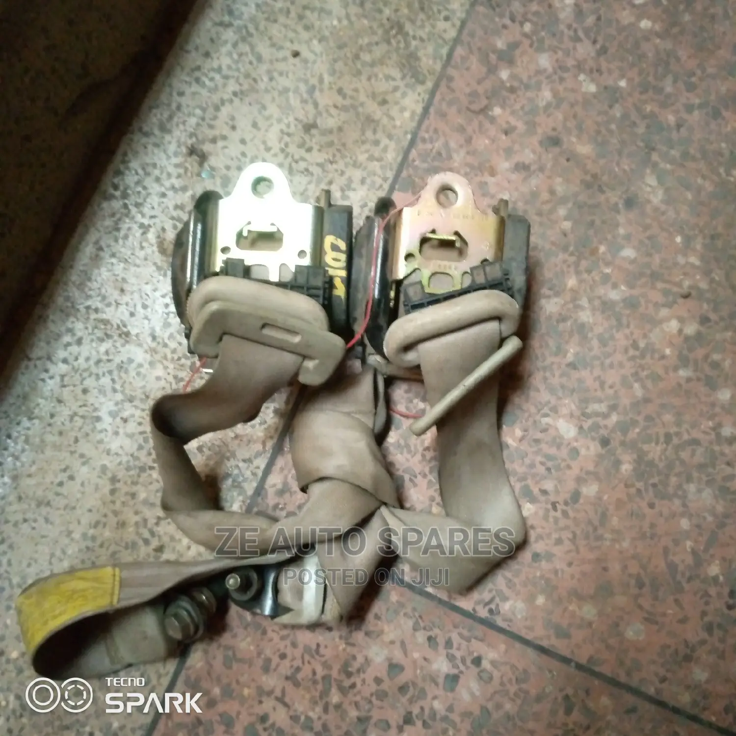 Mitsubishi Colt Front Seat Belts