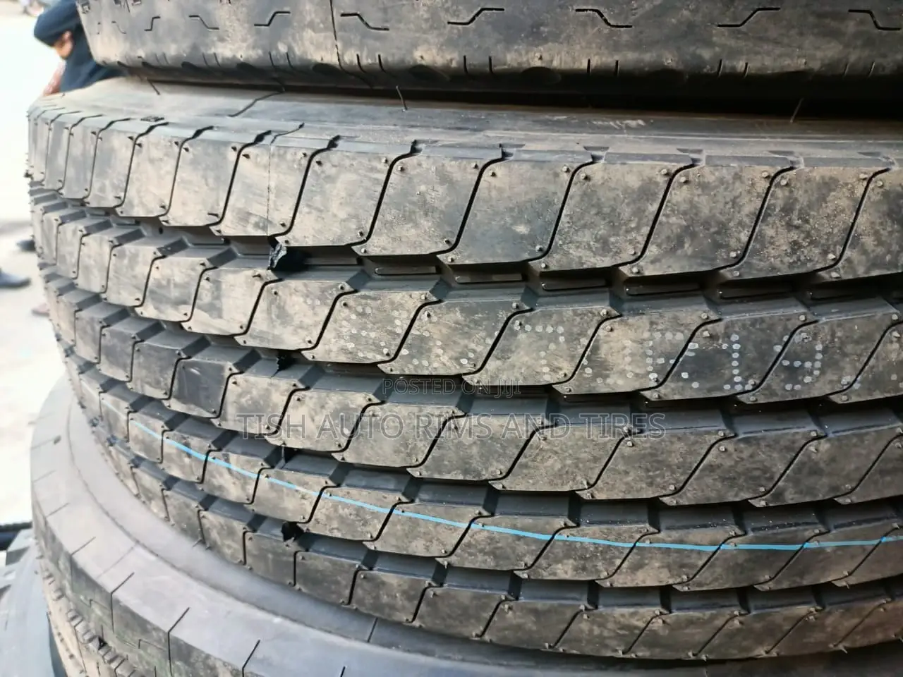265/70r19.5 Blackhawk
