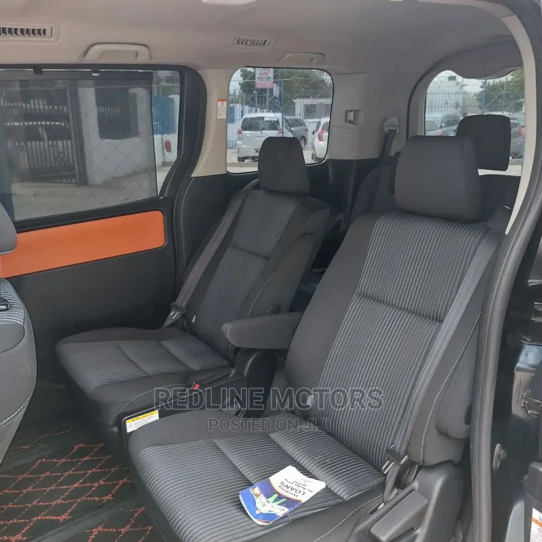 Toyota Voxy 2016 Black
