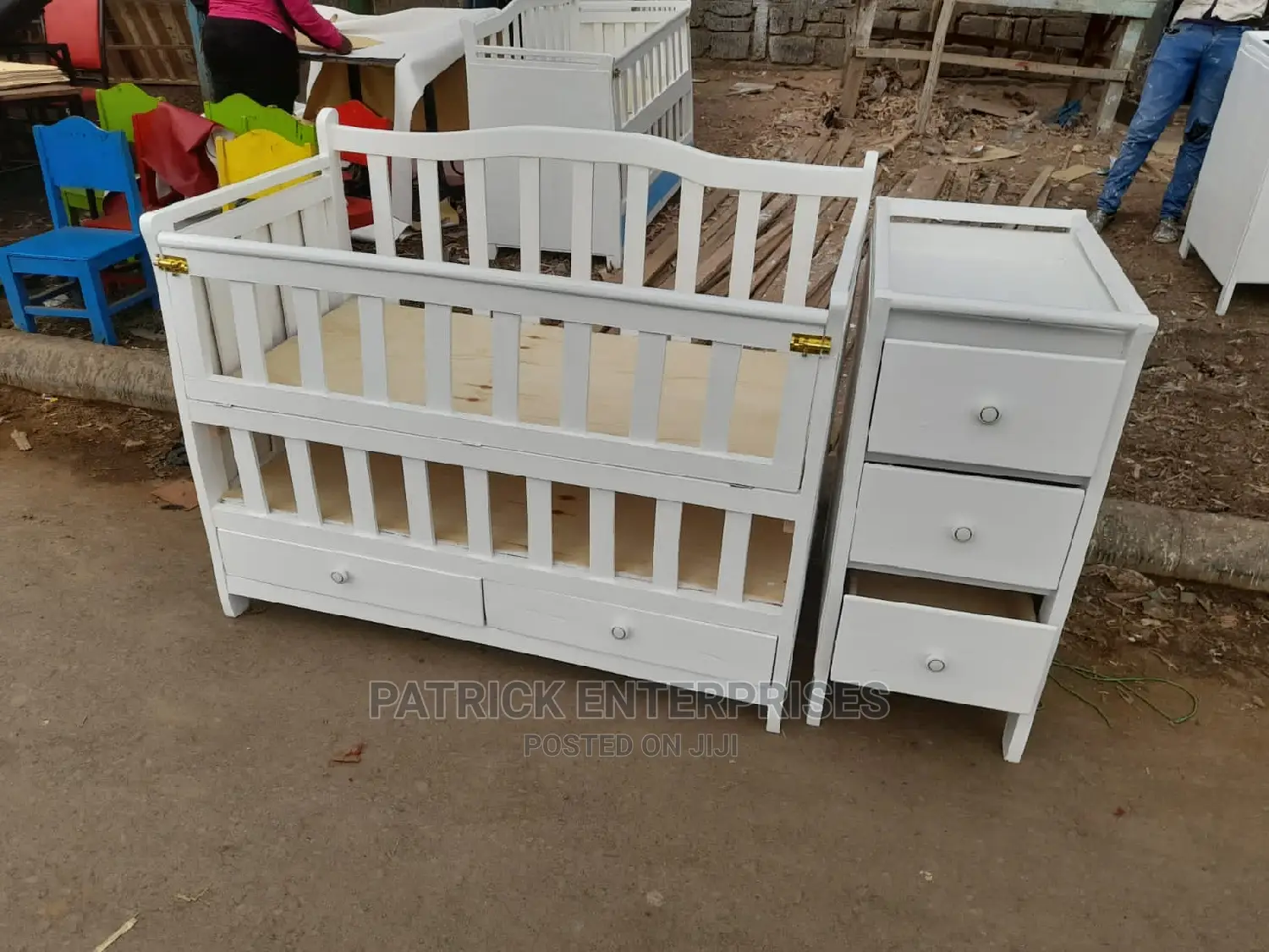 Modern Wooden Dubai Baby Crib 4 By 2 Fitt+ Side Drawers