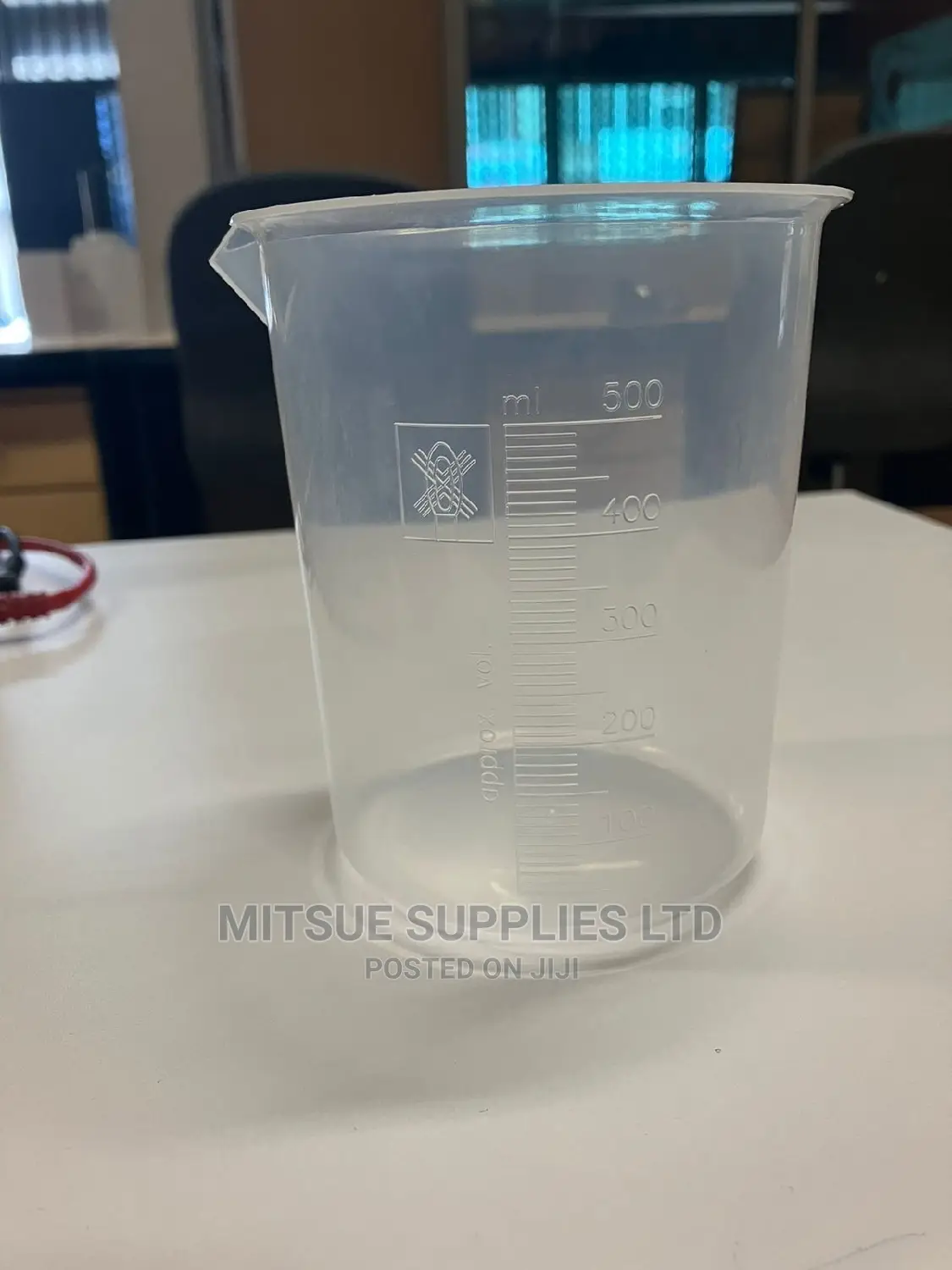 A Dozen Beakers 500ml Plastic