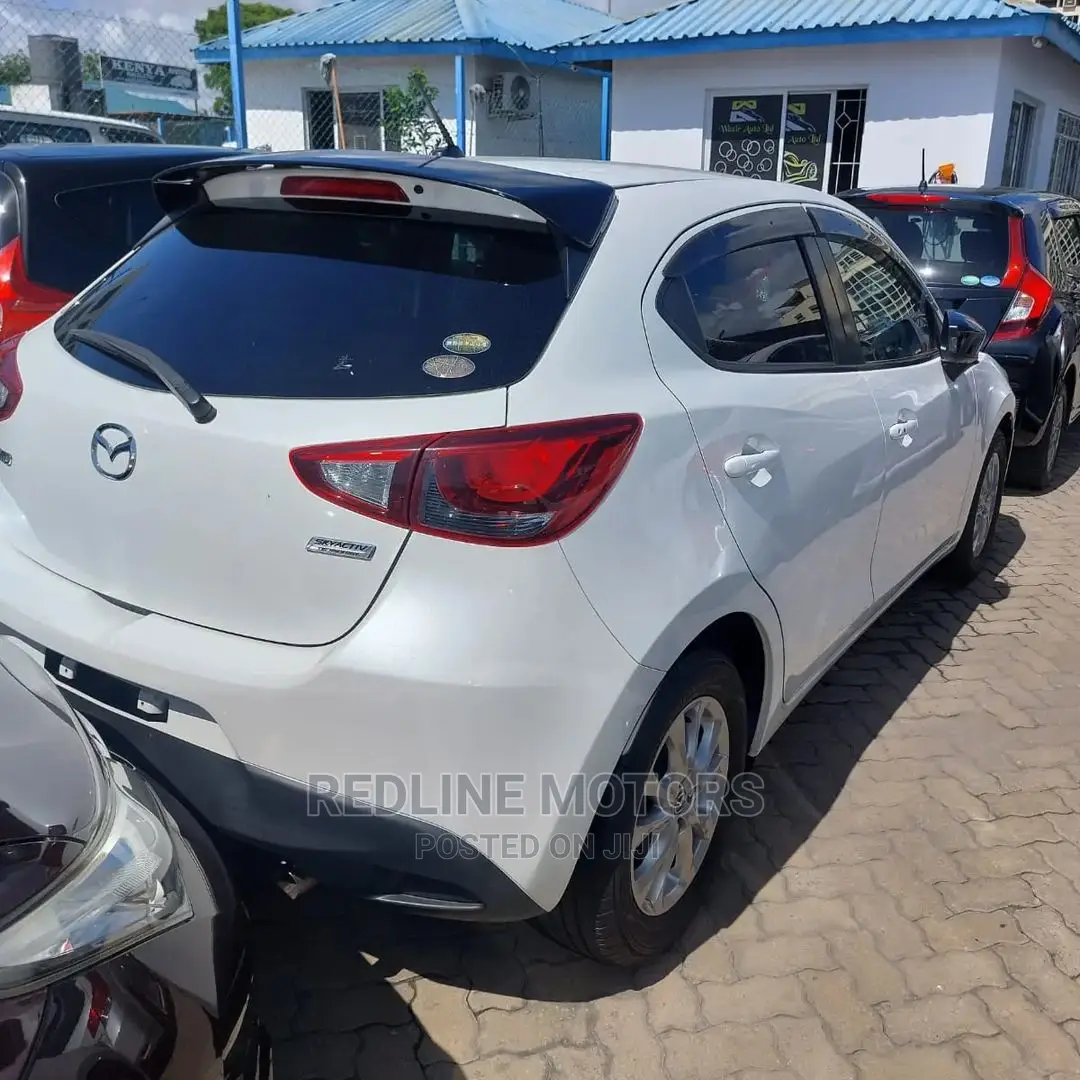 Mazda Demio 2016 Pearl