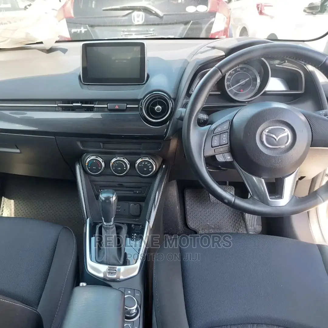 Mazda Demio 2016 Pearl