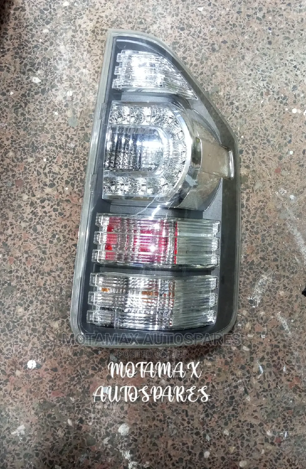 Toyota Voxy ZRR70 Tail Light
