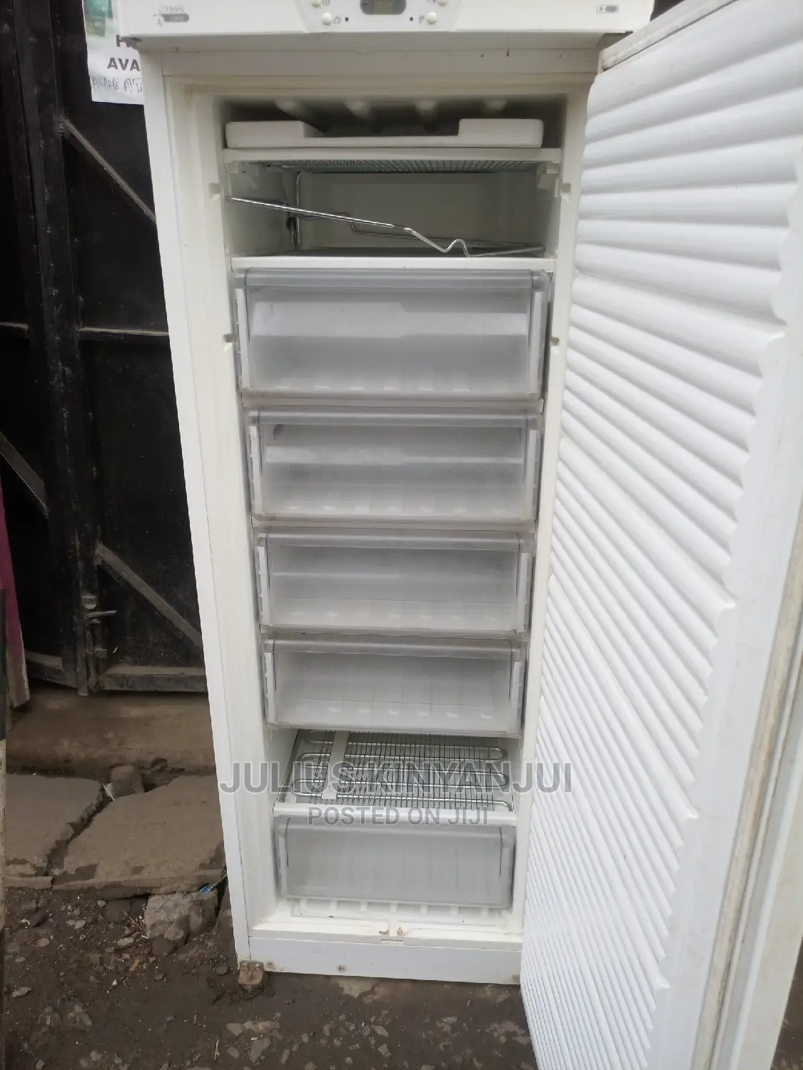 Upright Freezer 350l