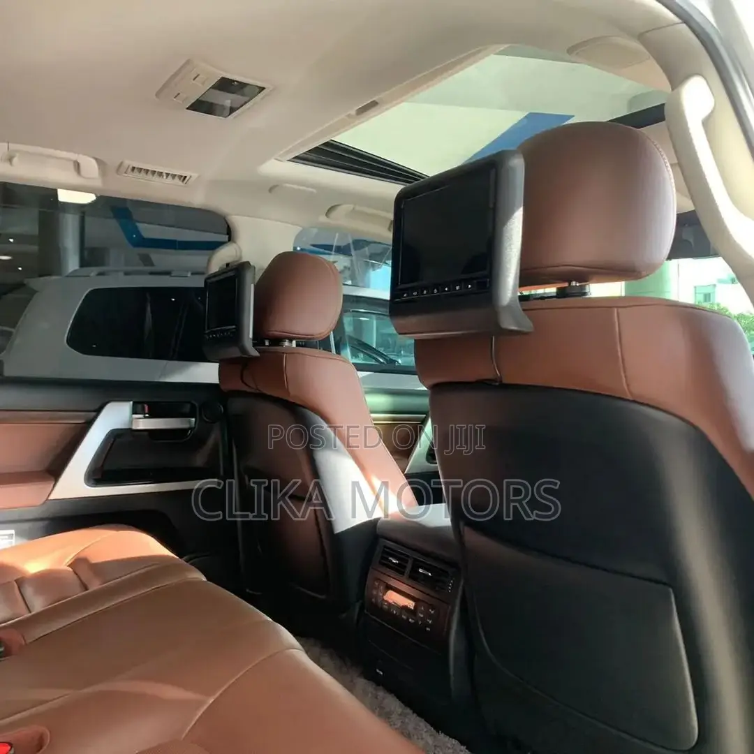 Toyota Land Cruiser 4.6 V8 ZX 2016 Silver
