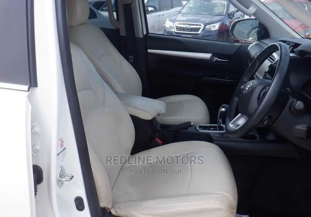 Toyota Hilux 2018 White