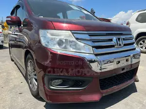 Red-Hot 2016 Honda Stepwgn: Versatile and Vibrant!