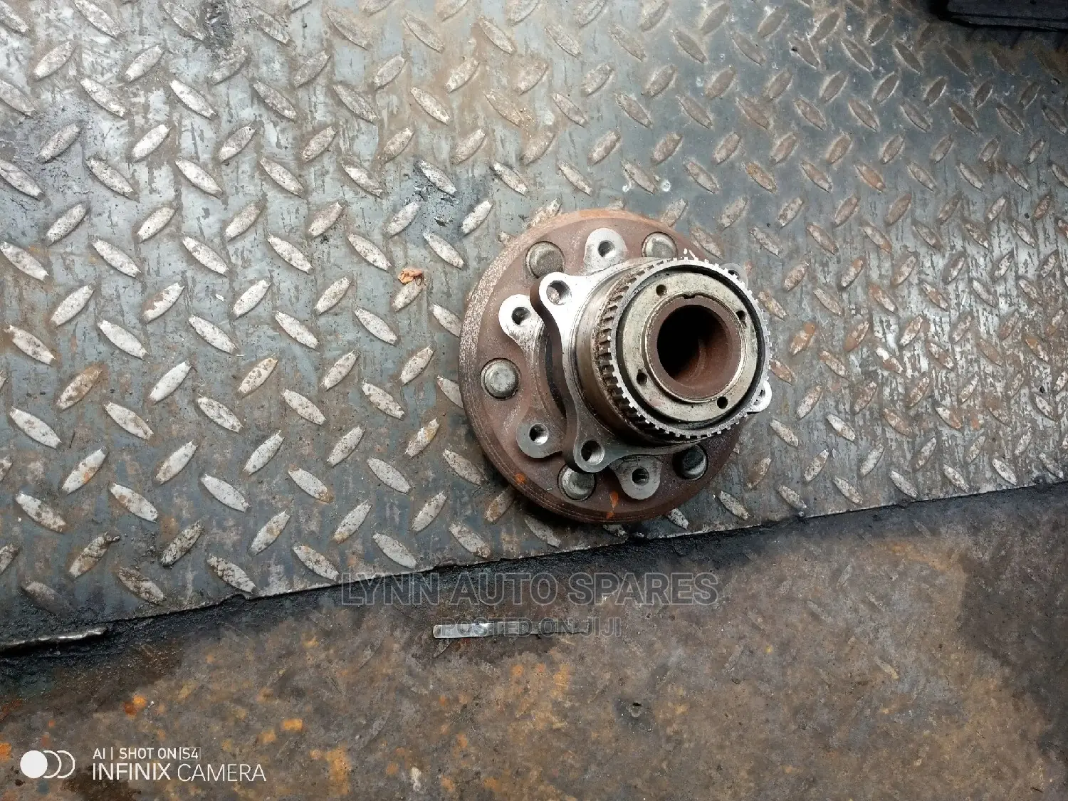 Toyota Hiace 7l Front Hub