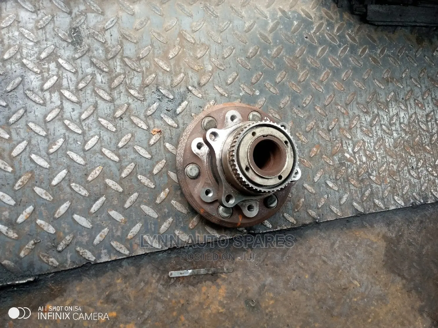 Toyota Hiace 7l Front Hub