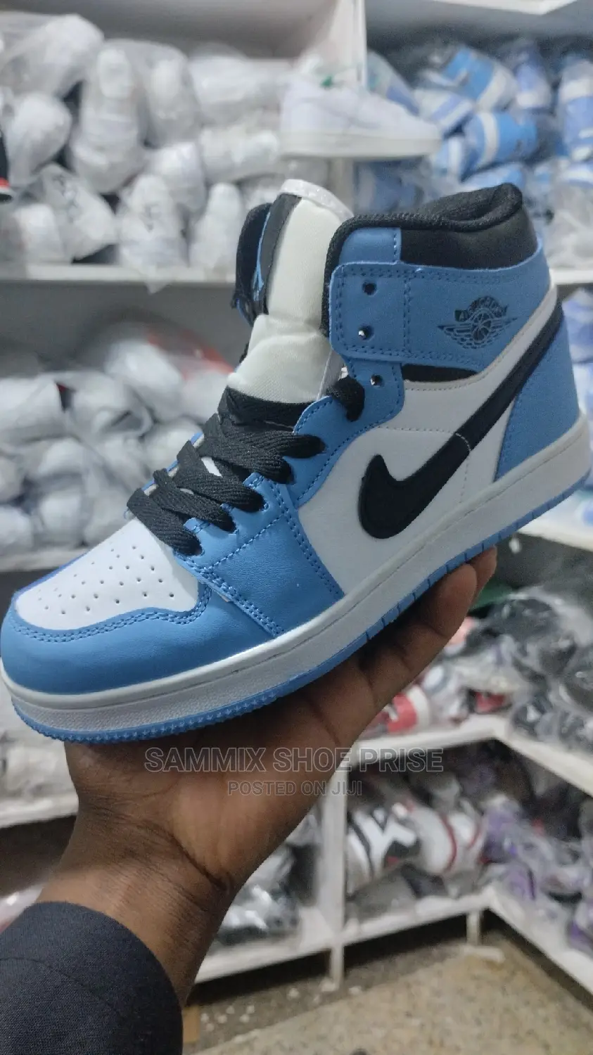Jordan 1 Sneak