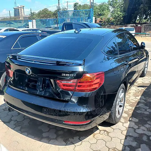 BMW 320i 2016 Gray