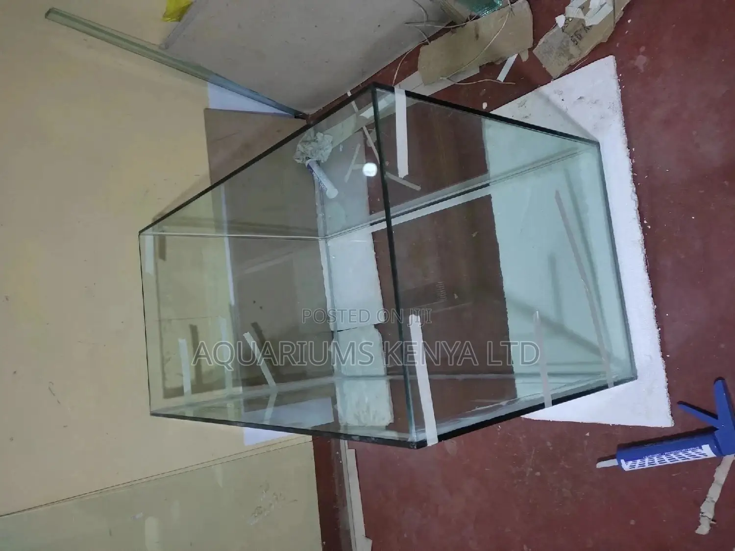 Large Aquarium Building, Big Aquarium