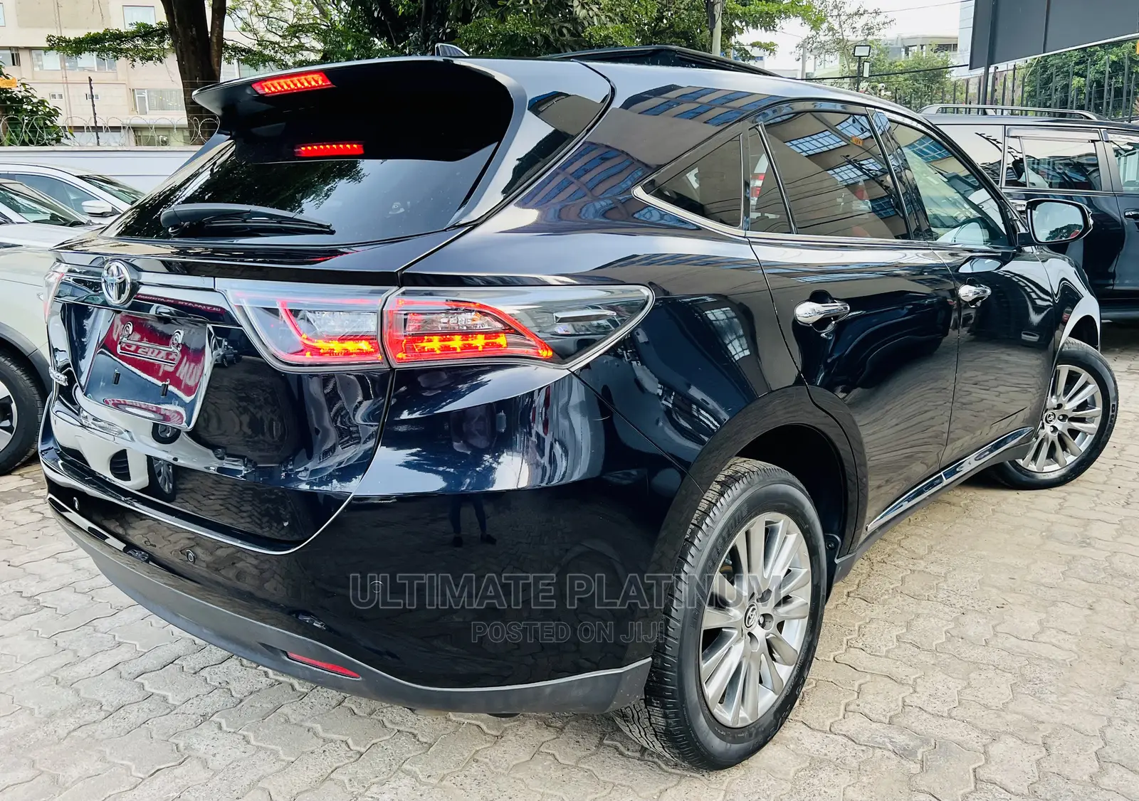 Toyota Harrier 2.0 4WD 2017 Blue