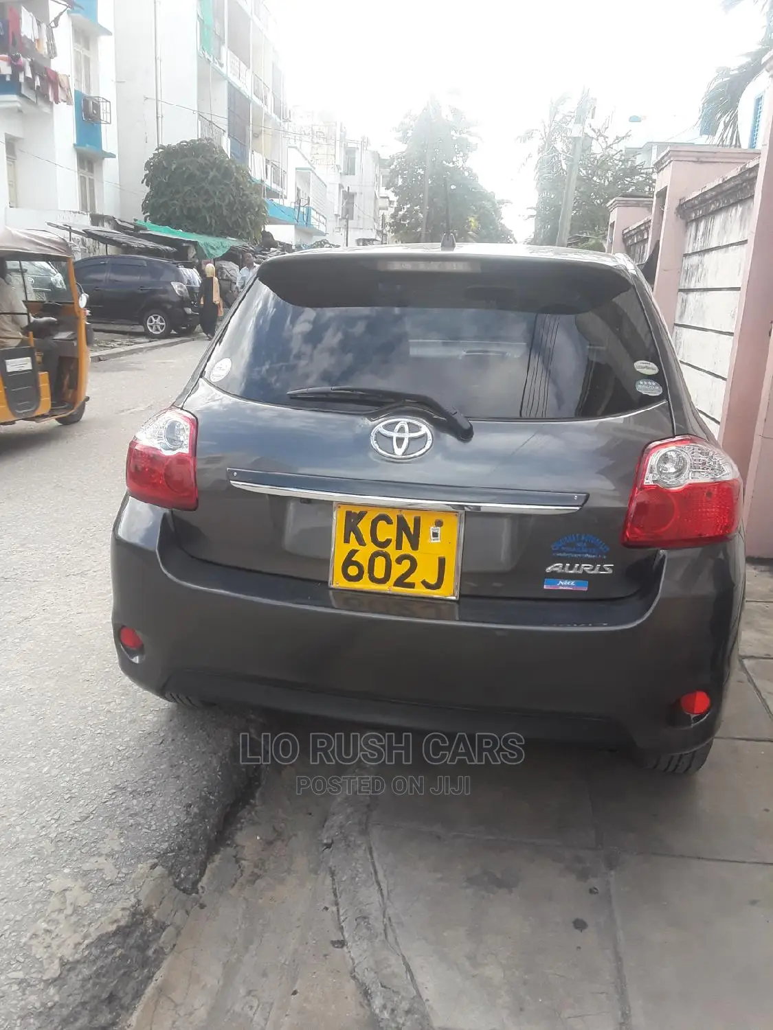 Toyota Auris 2011 Gray