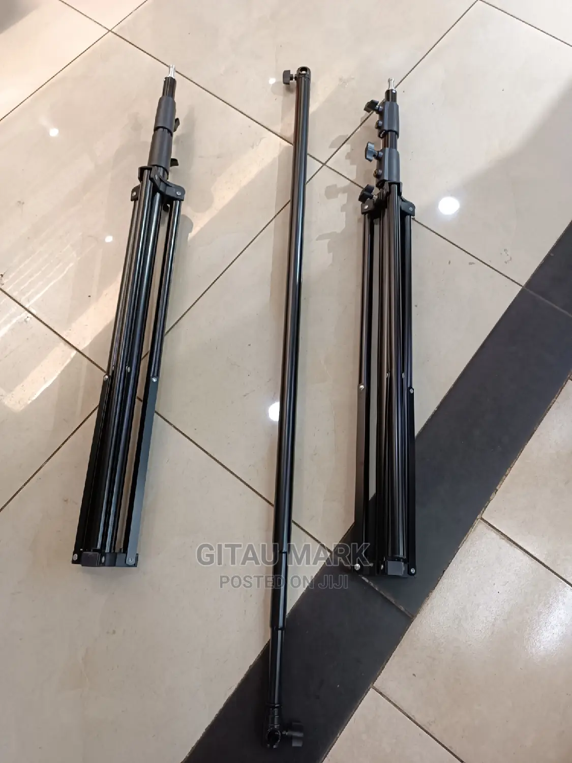 Backdrop Stands ( 2 Heavy-Duty Stands and Crossbar)