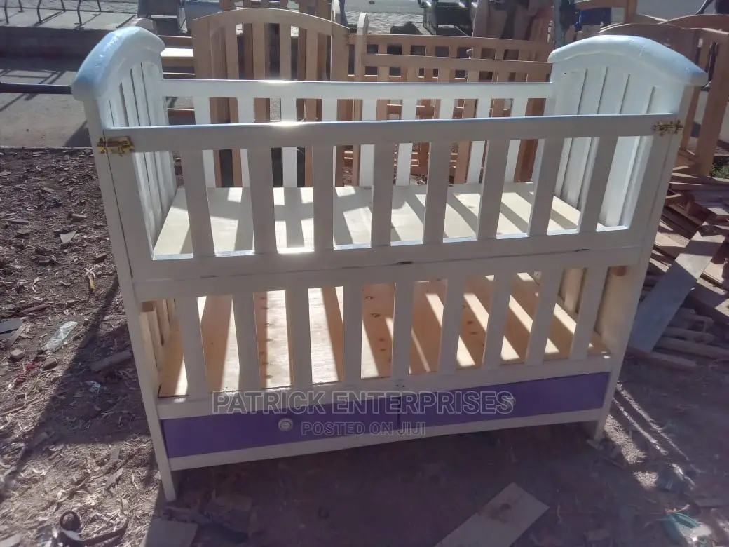Dubai Wooden Baby Cot 4 by 2 Fitts