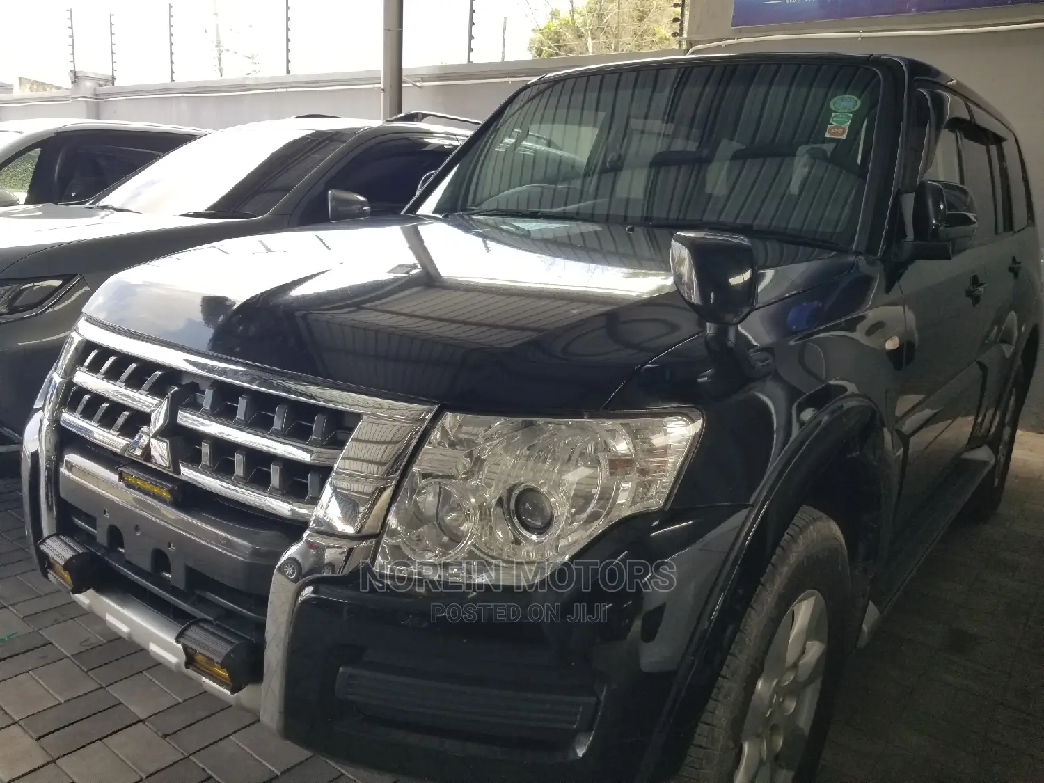 Mitsubishi Pajero V80 3.2 DI-D 2015 Black