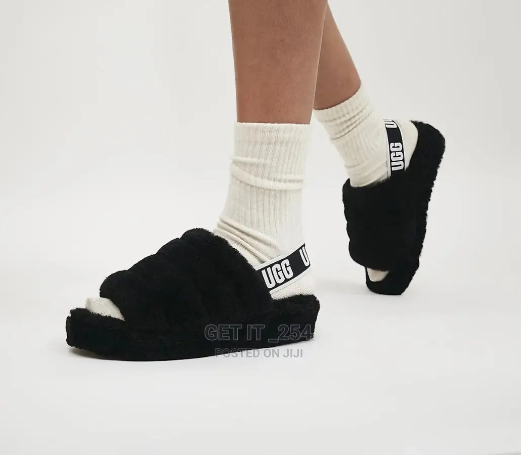 Fashionable UGG Slides