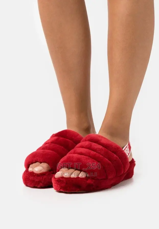 Fashionable UGG Slides