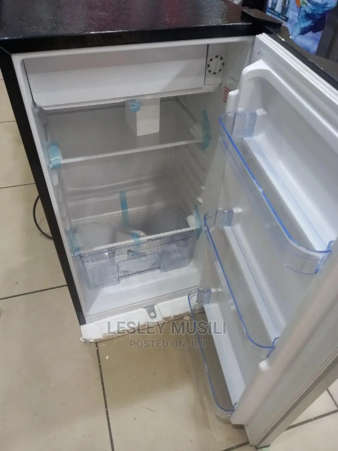 Von Fridge 90l