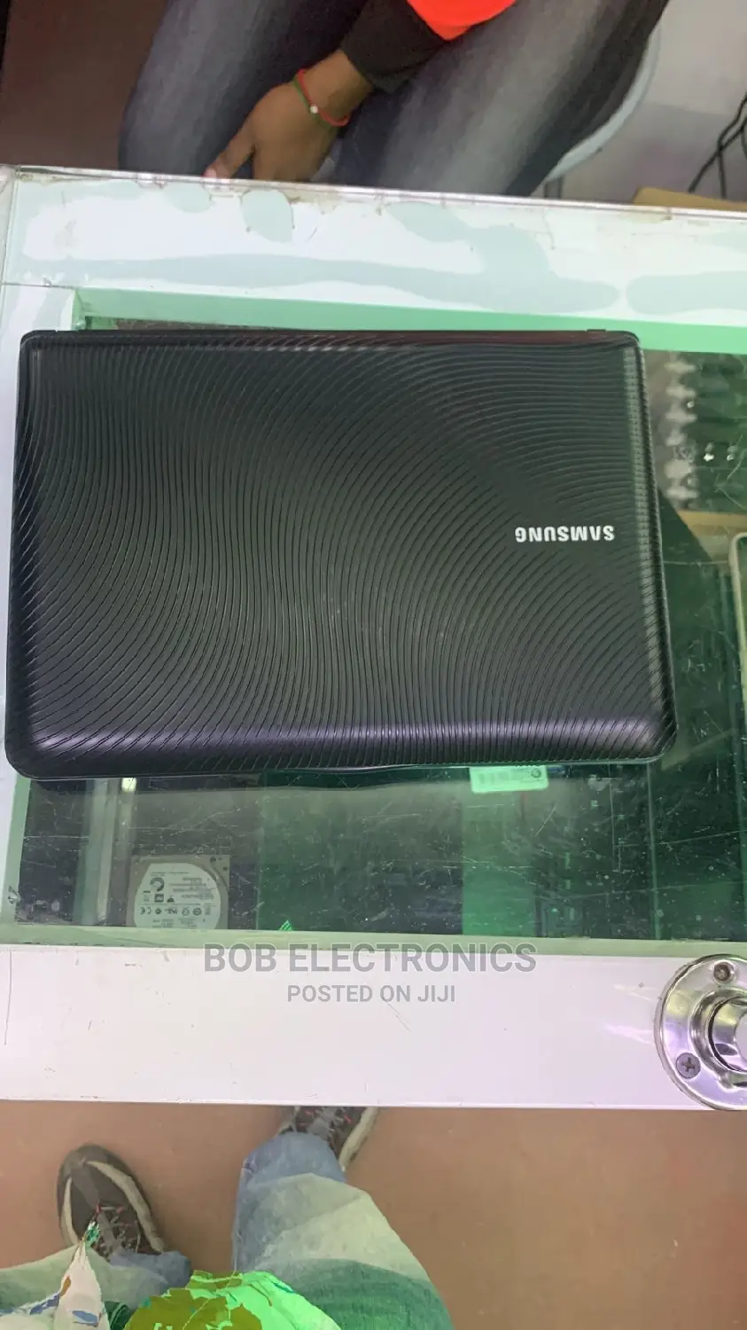 Laptop Lenovo 500e 4GB Intel Pentium HDD 320GB
