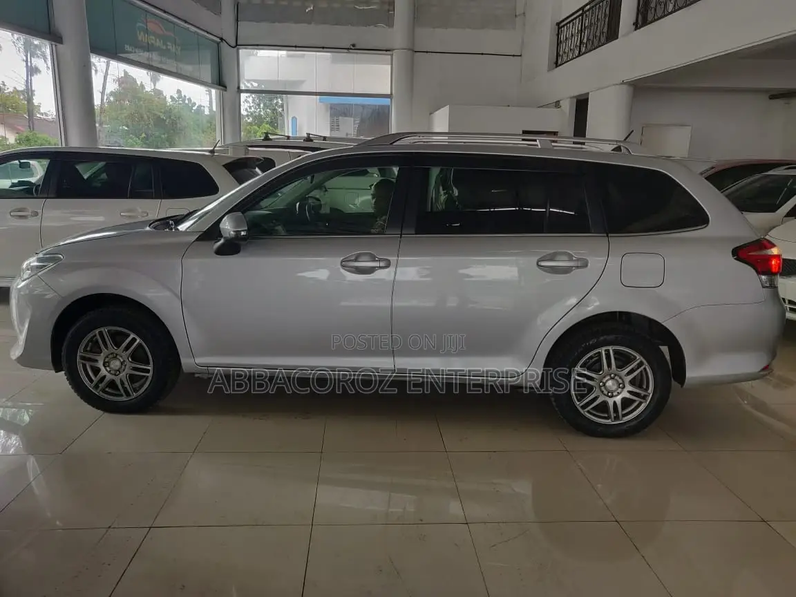 Toyota Corolla Fielder 2015 Silver