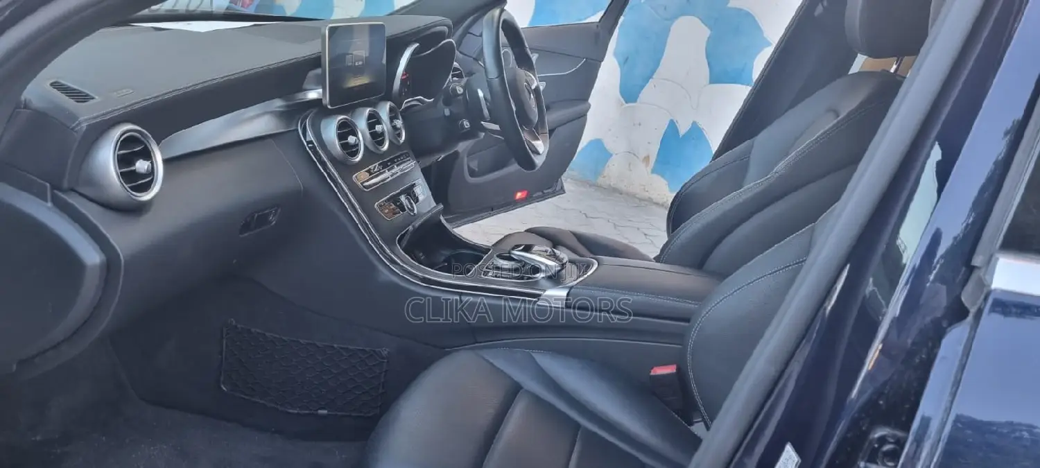 Mercedes-Benz C180 2016 Black