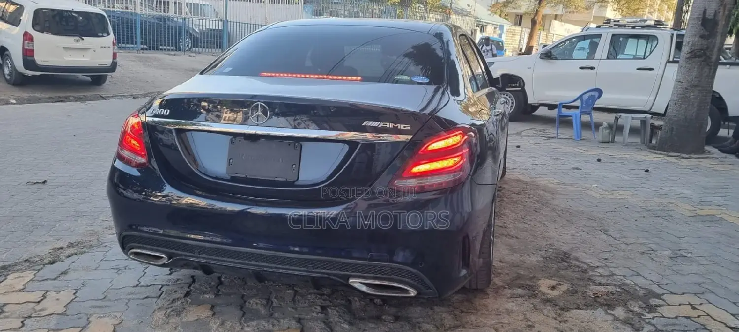 Mercedes-Benz C180 2016 Black