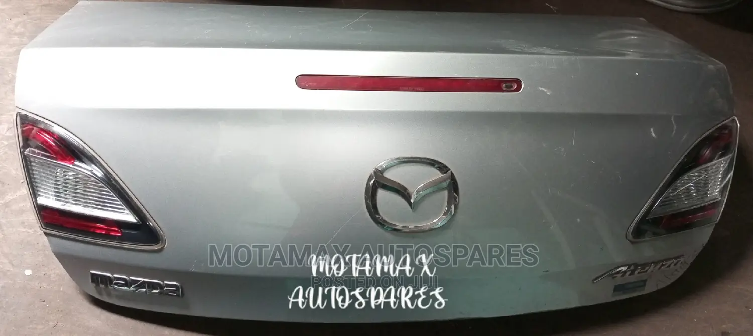Mazda Atenza Boot