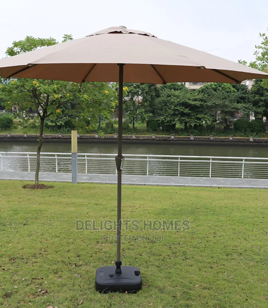 Folding Outdoor Umbrella With Iron Pipe