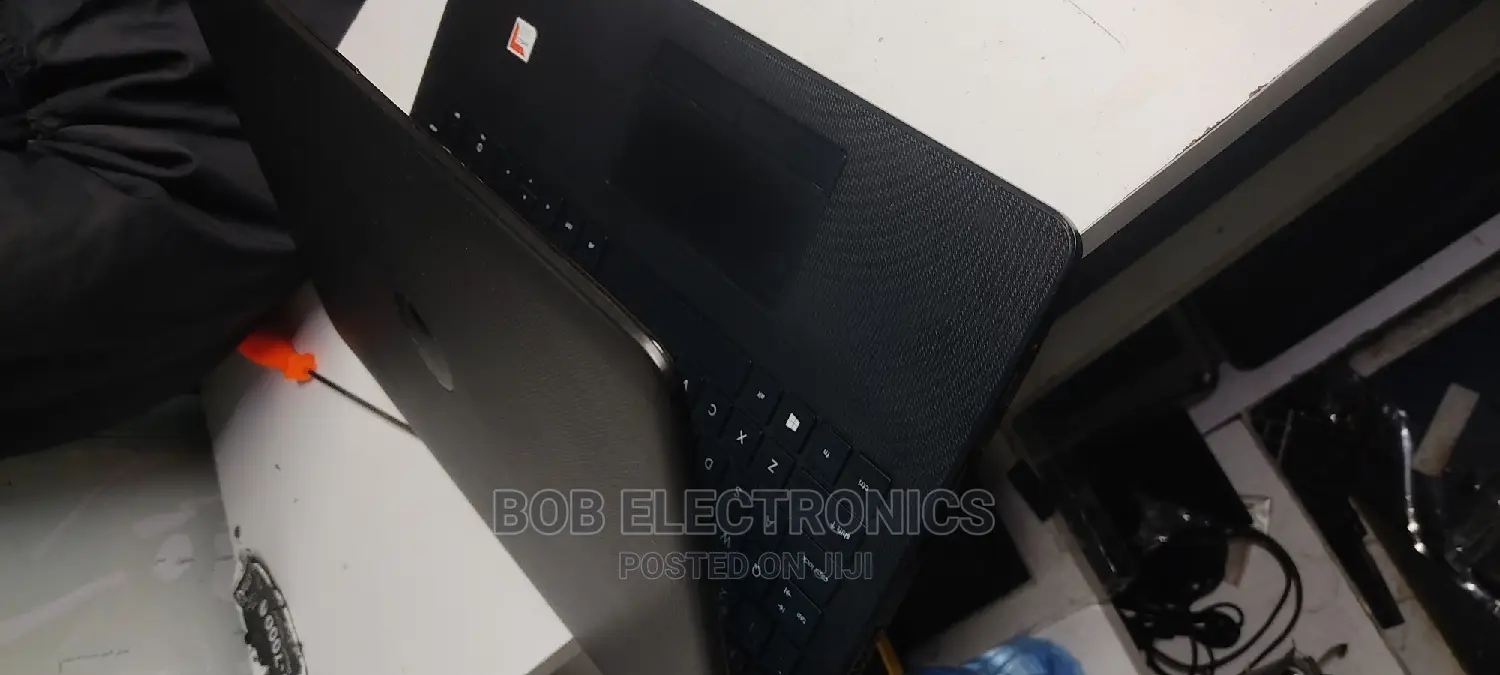 Laptop HP 15-Dy1031wm 4GB Intel Celeron HDD 500GB