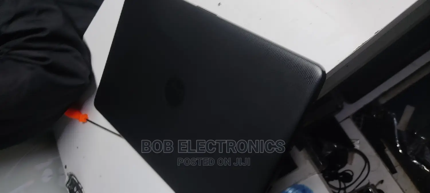 Laptop HP 15-Dy1031wm 4GB Intel Celeron HDD 500GB