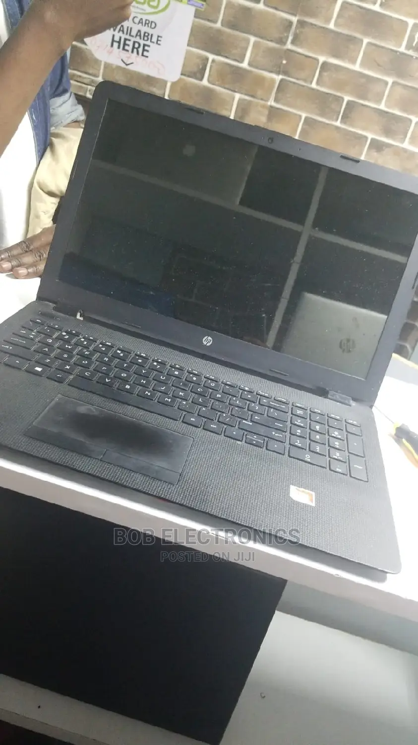 Laptop HP 15-Dy1031wm 4GB Intel Celeron HDD 500GB