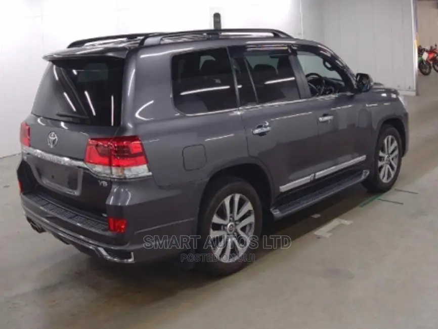 Toyota Land Cruiser 2017 Gray