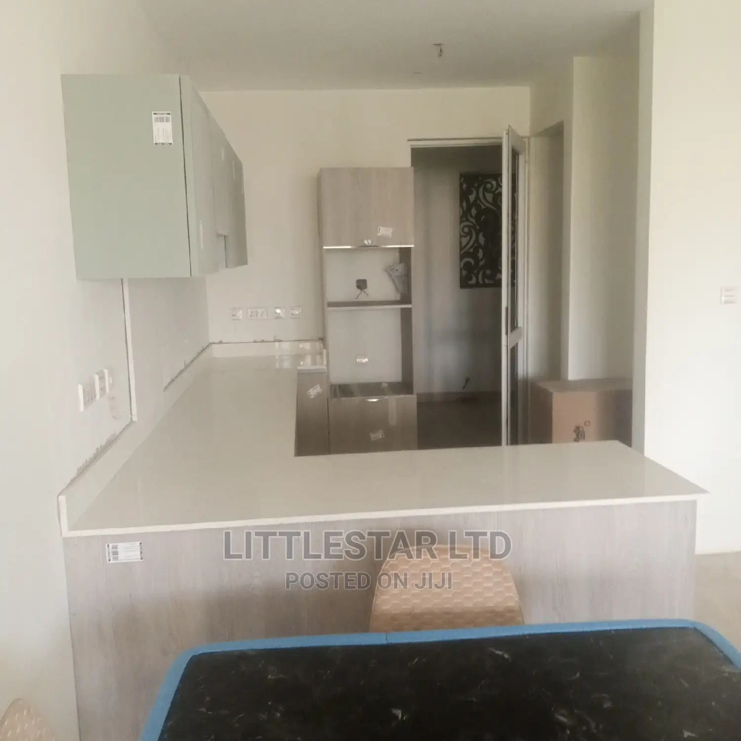 2bdrm Block of Flats in Royal Gardens, Hurlingham for sale