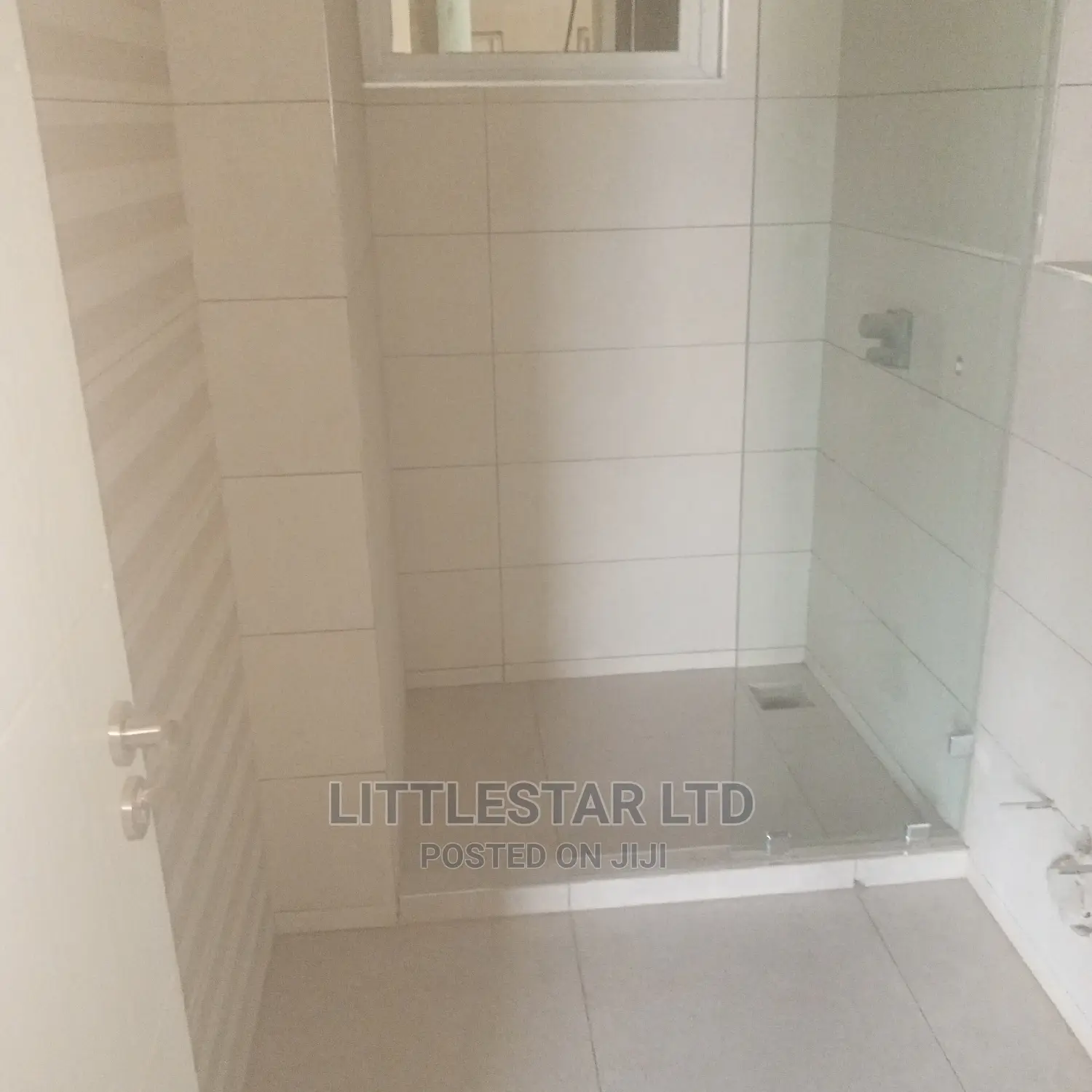 2bdrm Block of Flats in Royal Gardens, Hurlingham for sale