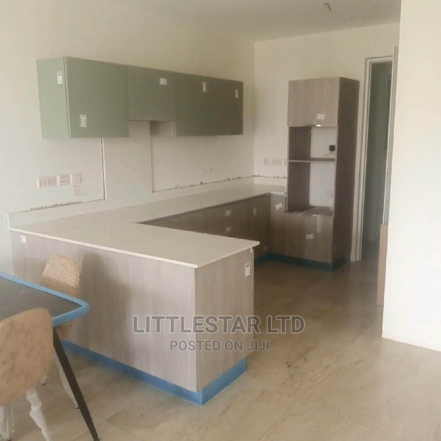 2bdrm Block of Flats in Royal Gardens, Hurlingham for sale