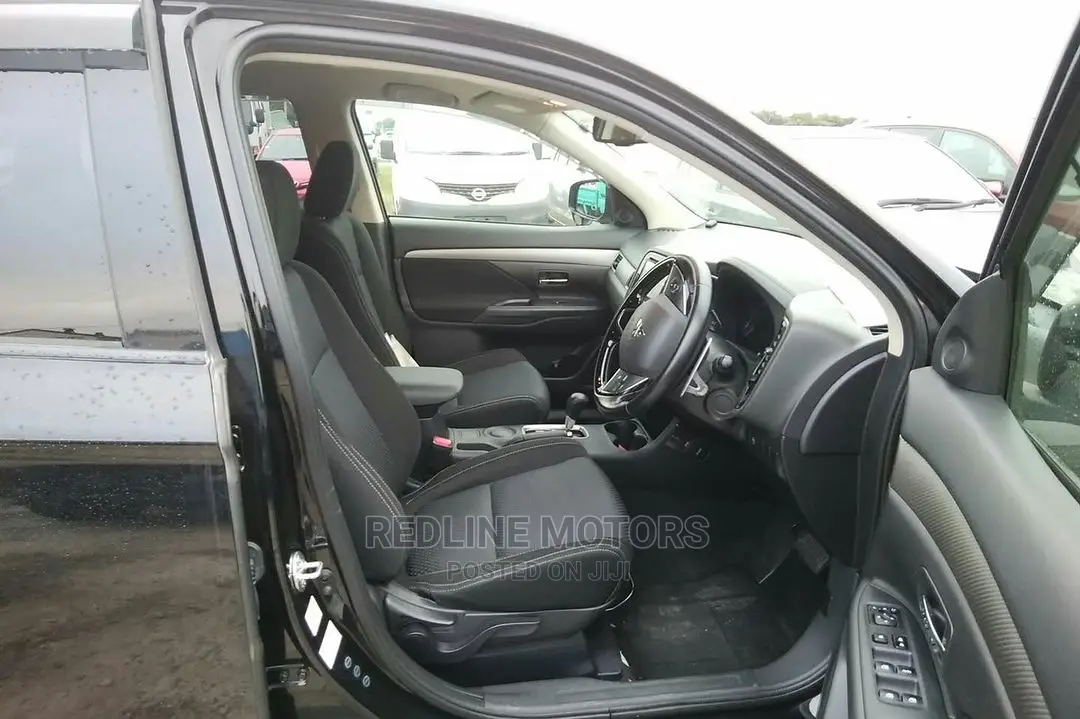 Mitsubishi Outlander 2016 Black
