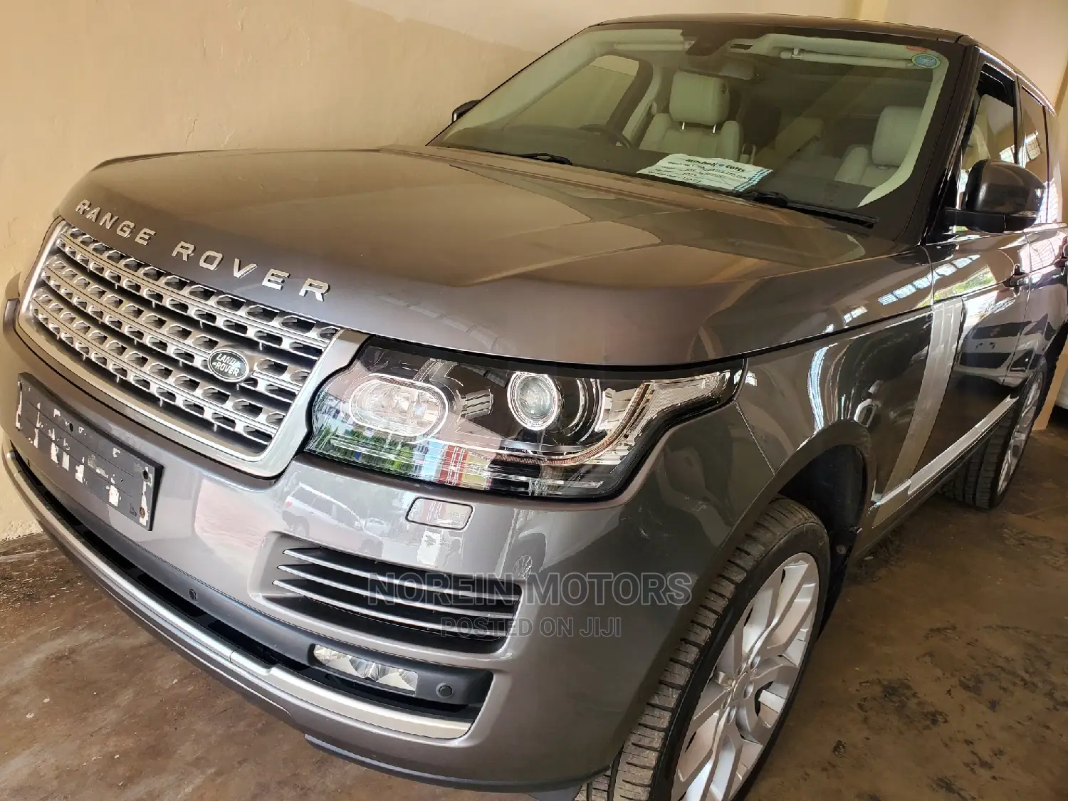 Land Rover Range Rover Vogue 2016 Gold