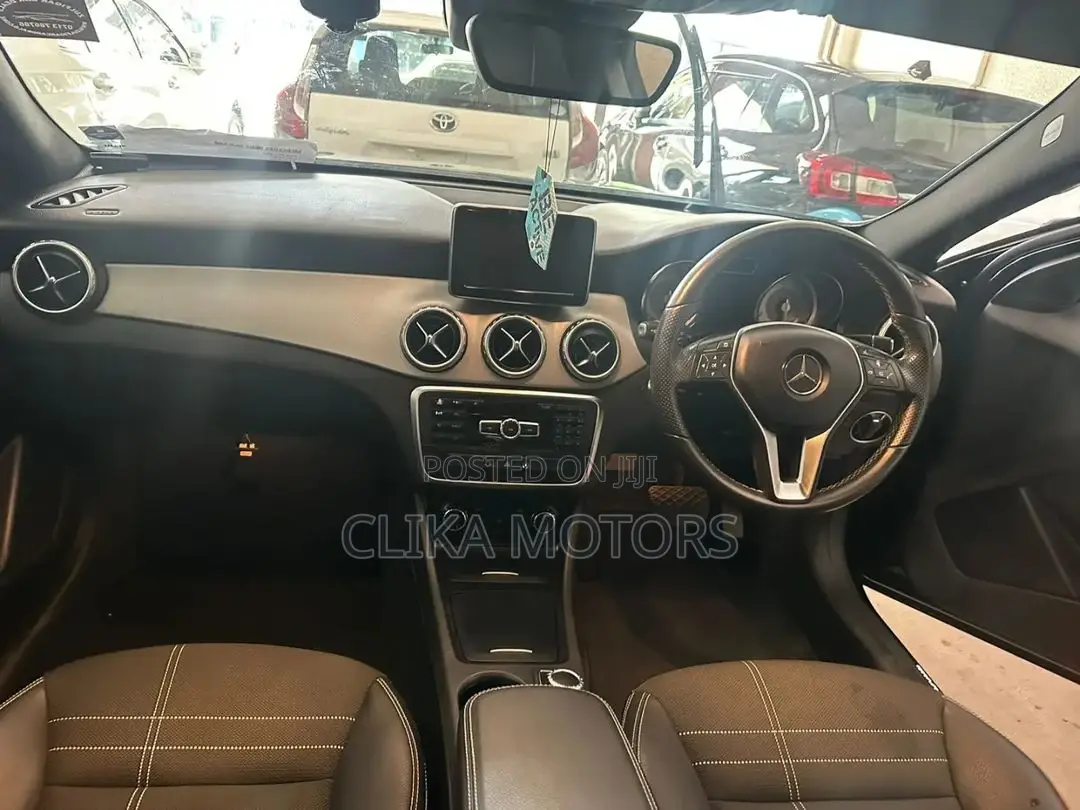 Mercedes-Benz GLA-Class 2016 Black