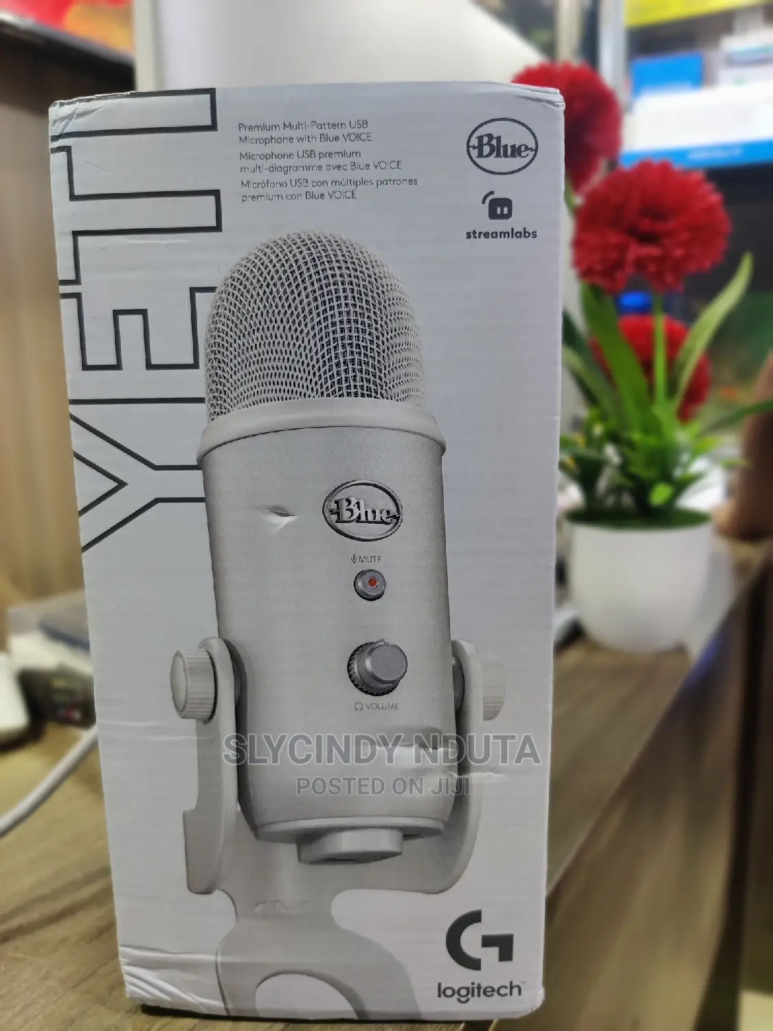 Blue Yetti Podcast Microphone (White)