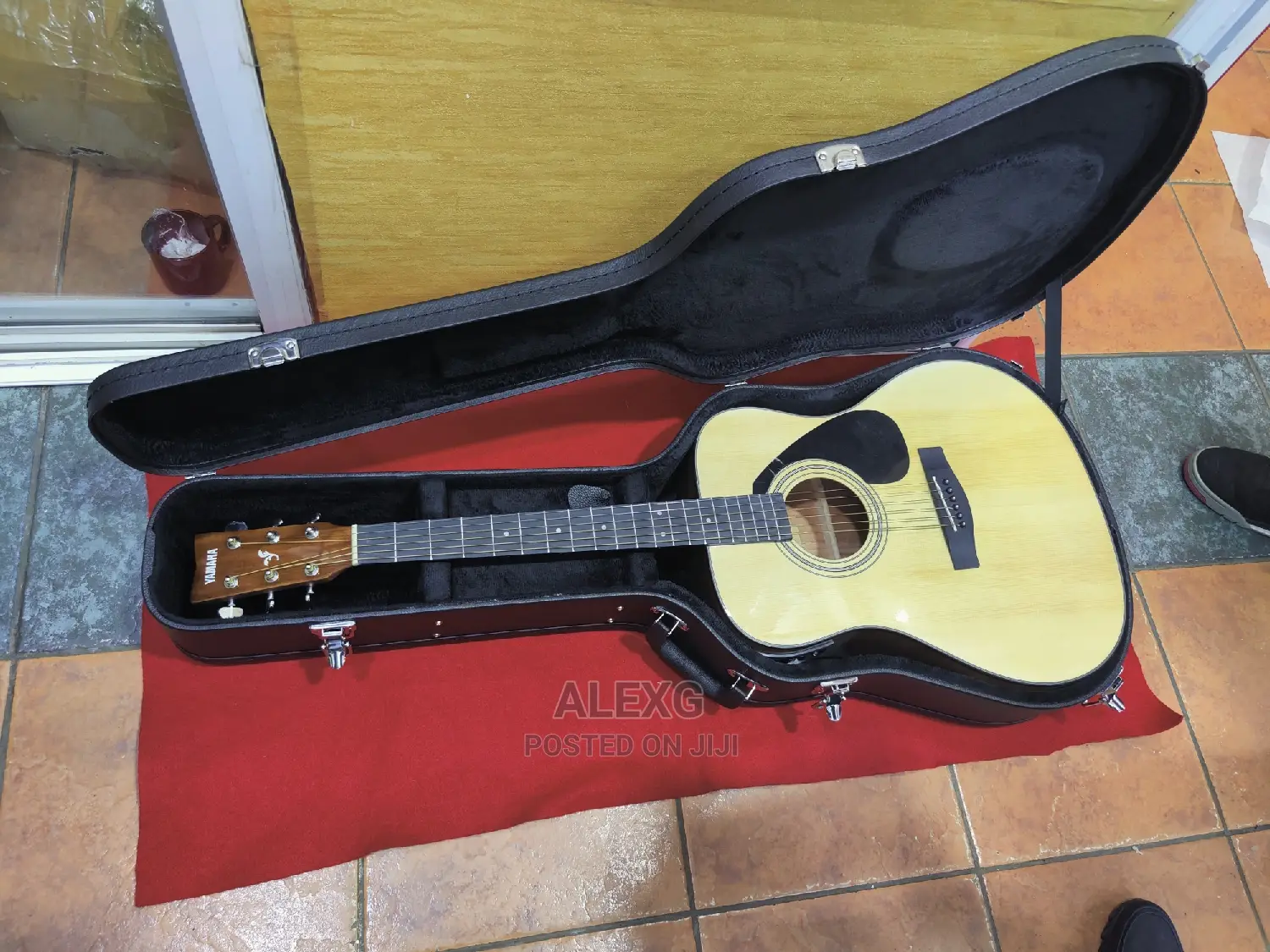 Acoustic Guitar Hard Case Bag