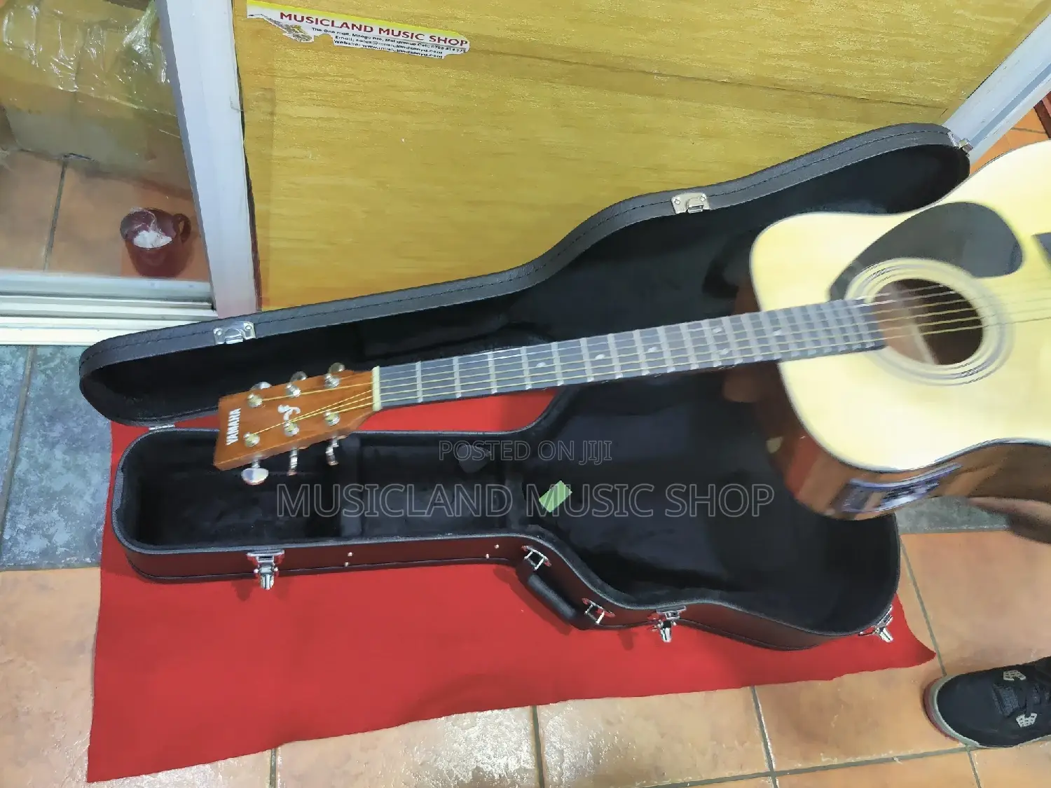 Acoustic Guitar Hard Case Bag