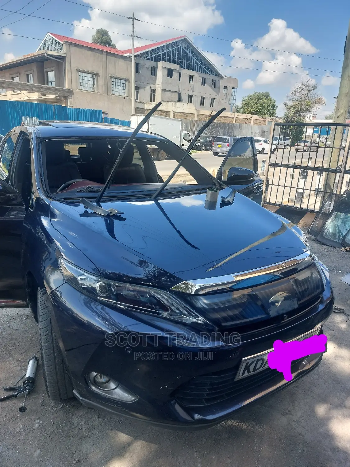 Toyota Harrier 2015 Front Windscreen