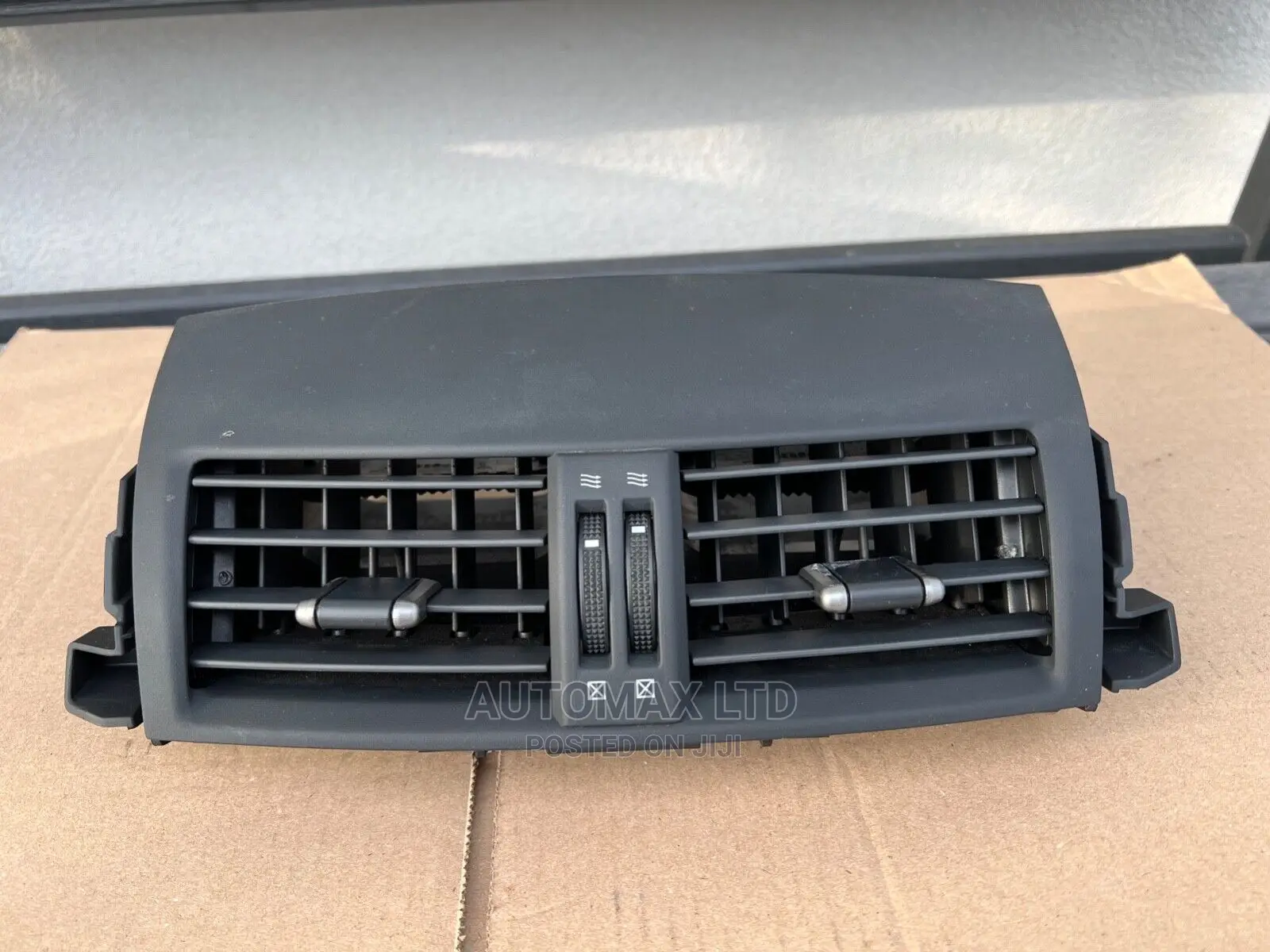 Yr 2006-2013: Toyota Rav4/ Vanguard Center Dash a/C Air Vent