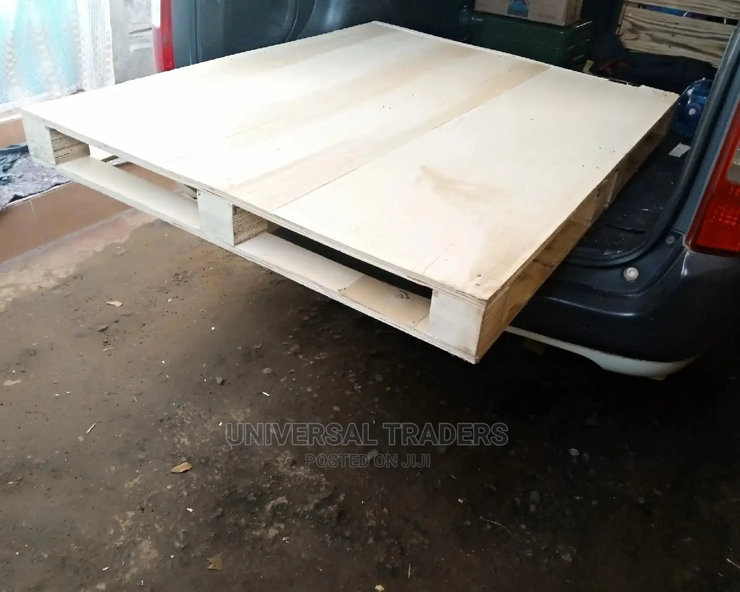 Wooden Pallets With Top Flat Layer. - Grade 001